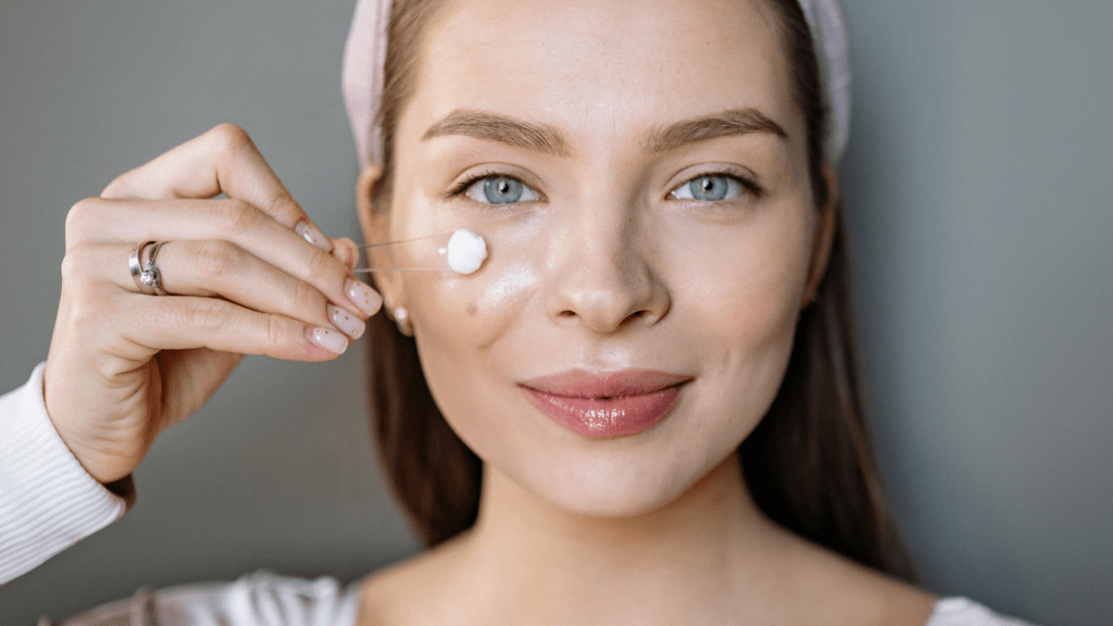 Morning vs. Night Skincare Routine Essentials for Each Time of Day