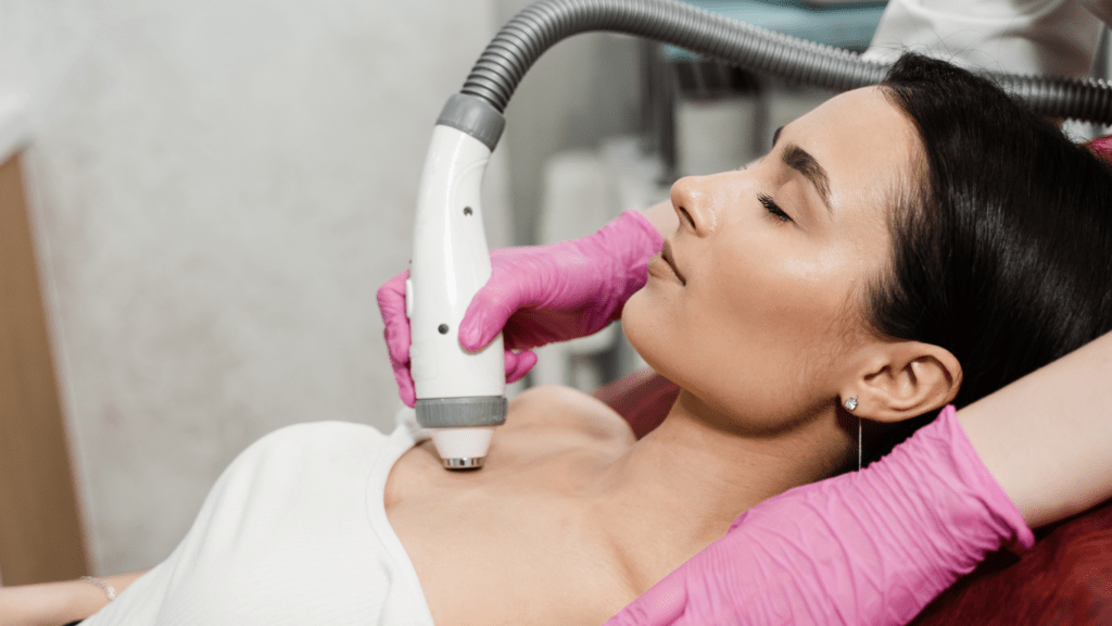 Woman on skin lifting 